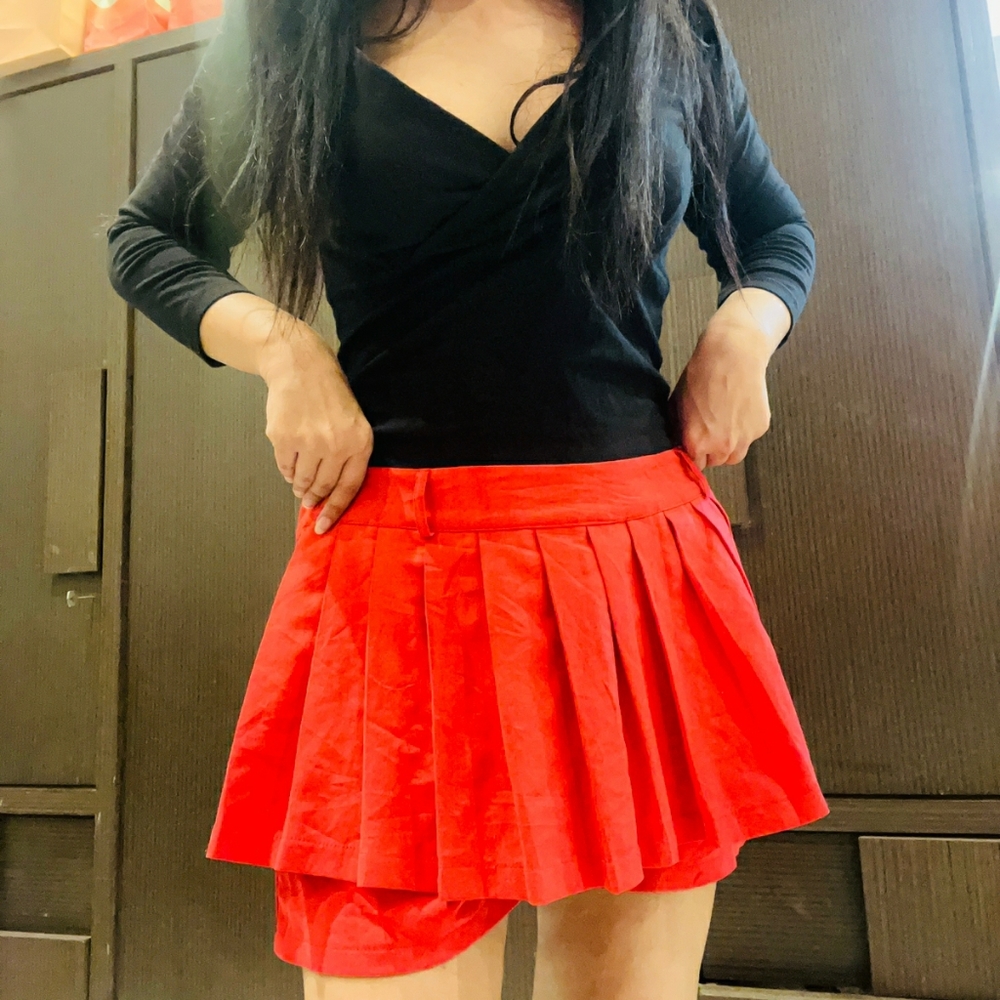Red skirt with shorts - Picture 2 of 5